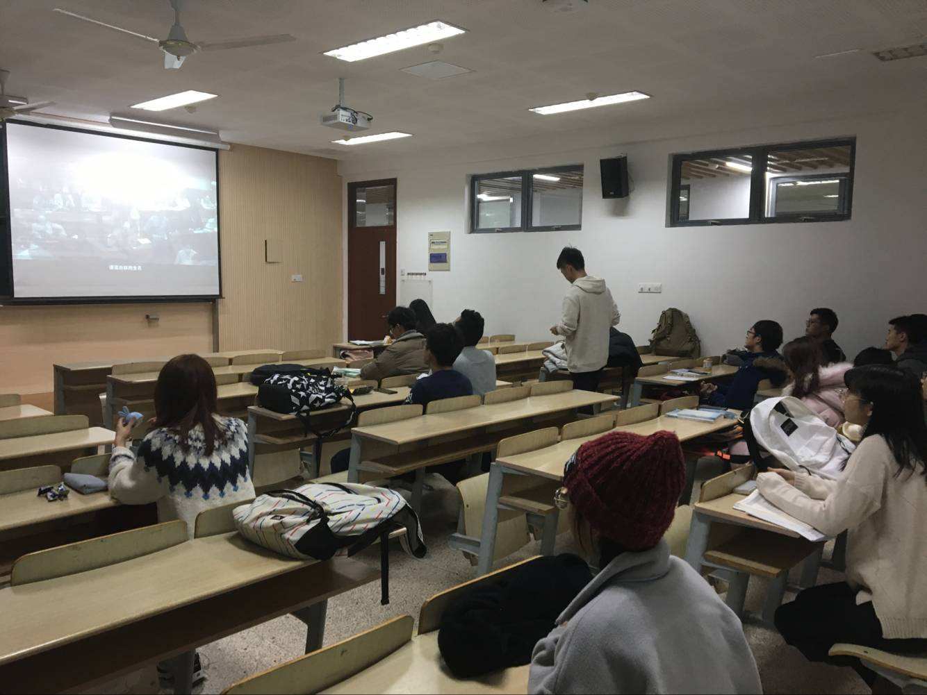 大学强制学生上晚自习,你对此怎么看?