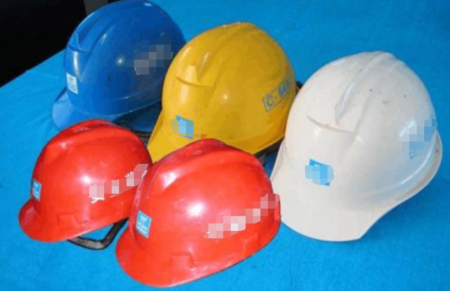 建筑工人所戴的不同颜色的安全帽,有什么讲究?说出来