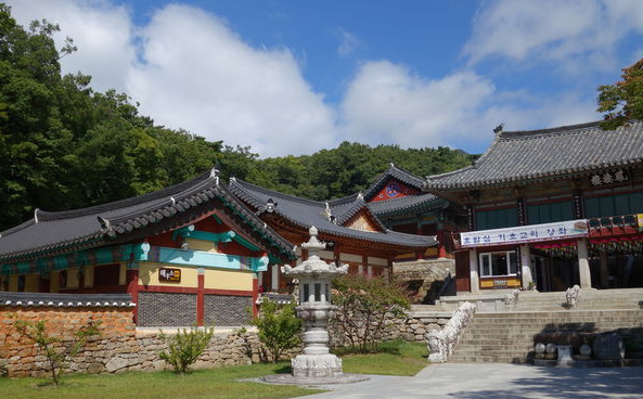 韩国大邱旅游推荐:在幽静的桐华寺中自己动手做斋饭!