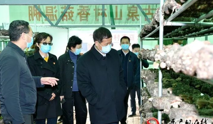 市人大常委会主任张宪中深入我县调研脱贫攻坚工作