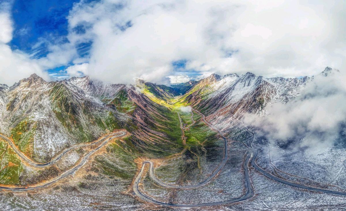 越岭老路虽然关闭,但巴朗山隧道还是可以走的,欣赏山间风景还是很不错