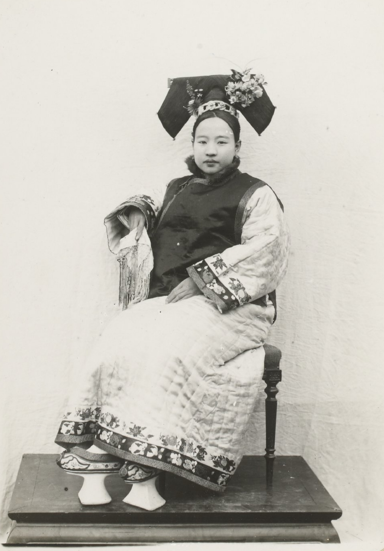 清朝贵妃格格真实照片.拍摄于1900年