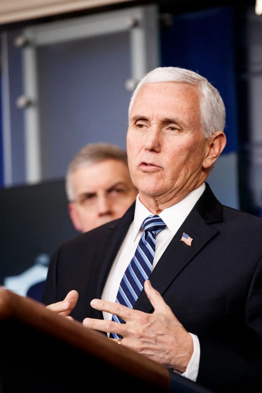 每日打卡##美国副总统彭斯进行自我隔离# 当地时间5月10日,美国彭博