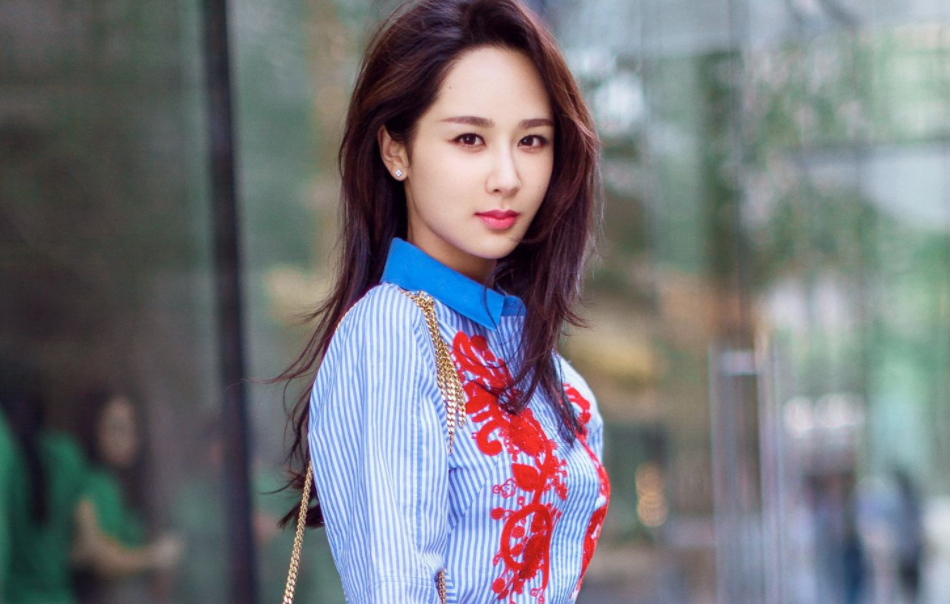 杨紫安慰闺蜜余玥,说了一句话很感动,网友:小猴子太重义气了