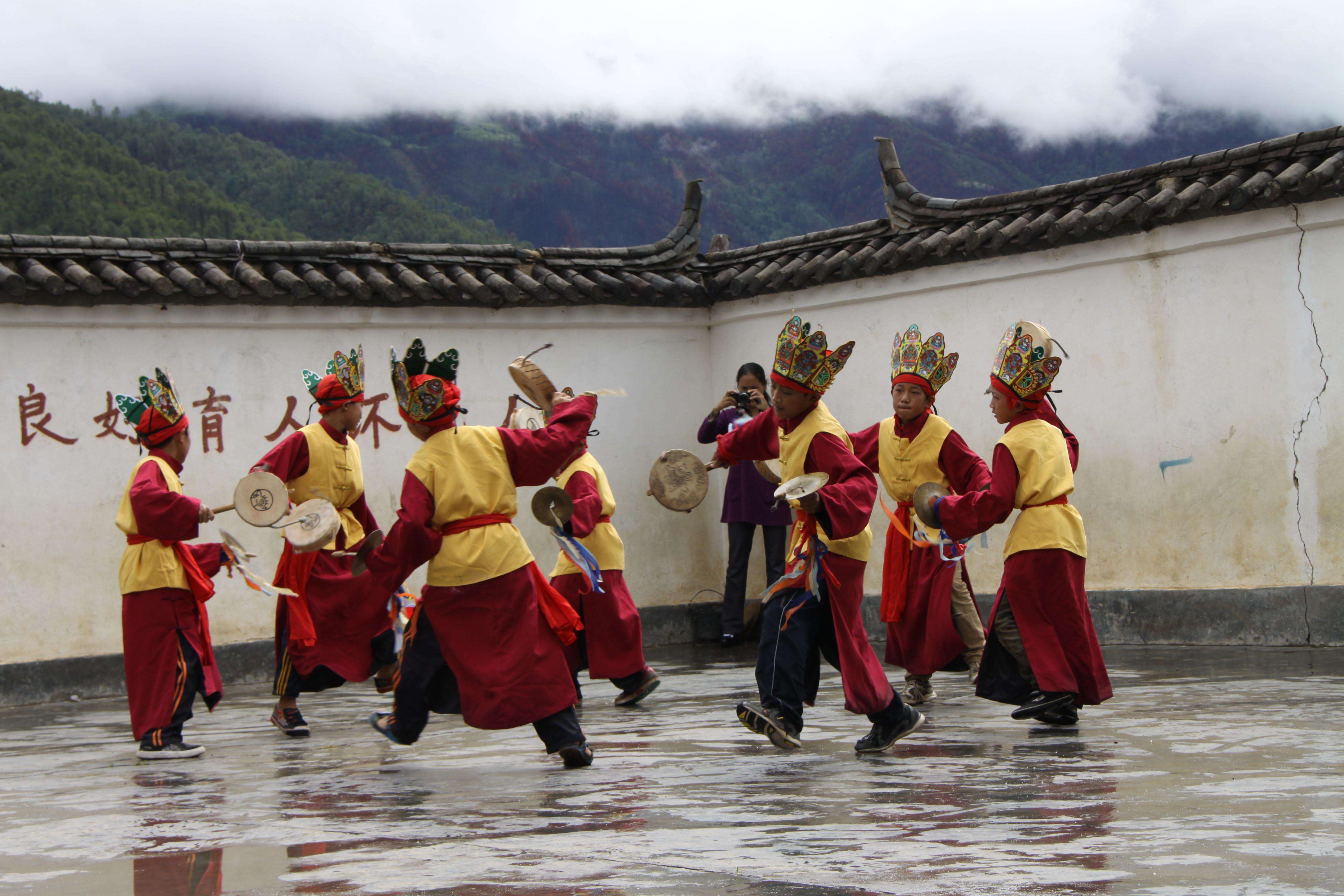 揭开纳西族神秘面纱的真实照片,图2是文化艺术,图6是诡异的祭礼