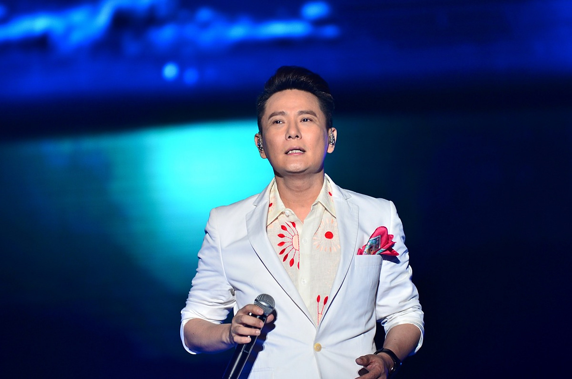 张信哲春日歌会#  白月光的音乐会, 为你的信仰而来.