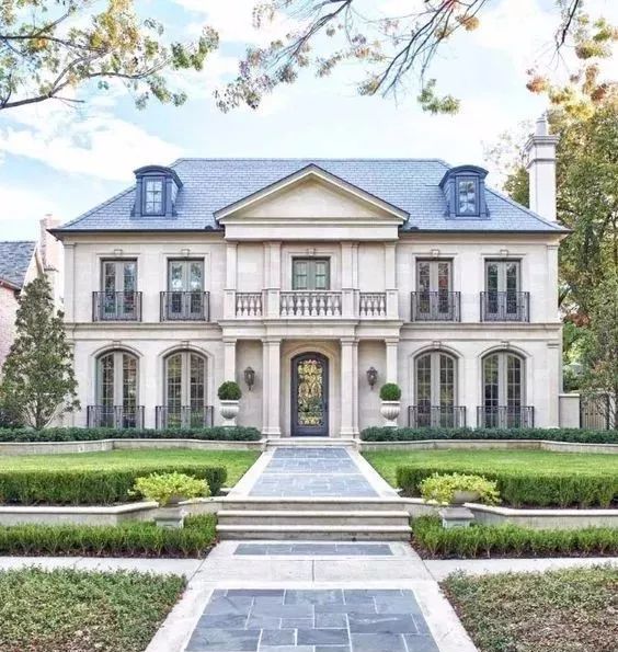 12栋法式别墅,被浪漫情怀拥抱的居住环境,老家盖一栋不出名都难