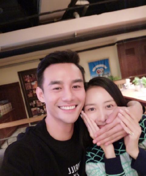 胡歌红娘体质再显灵,王鸥王凯街头牵手,这是要谈恋爱了?