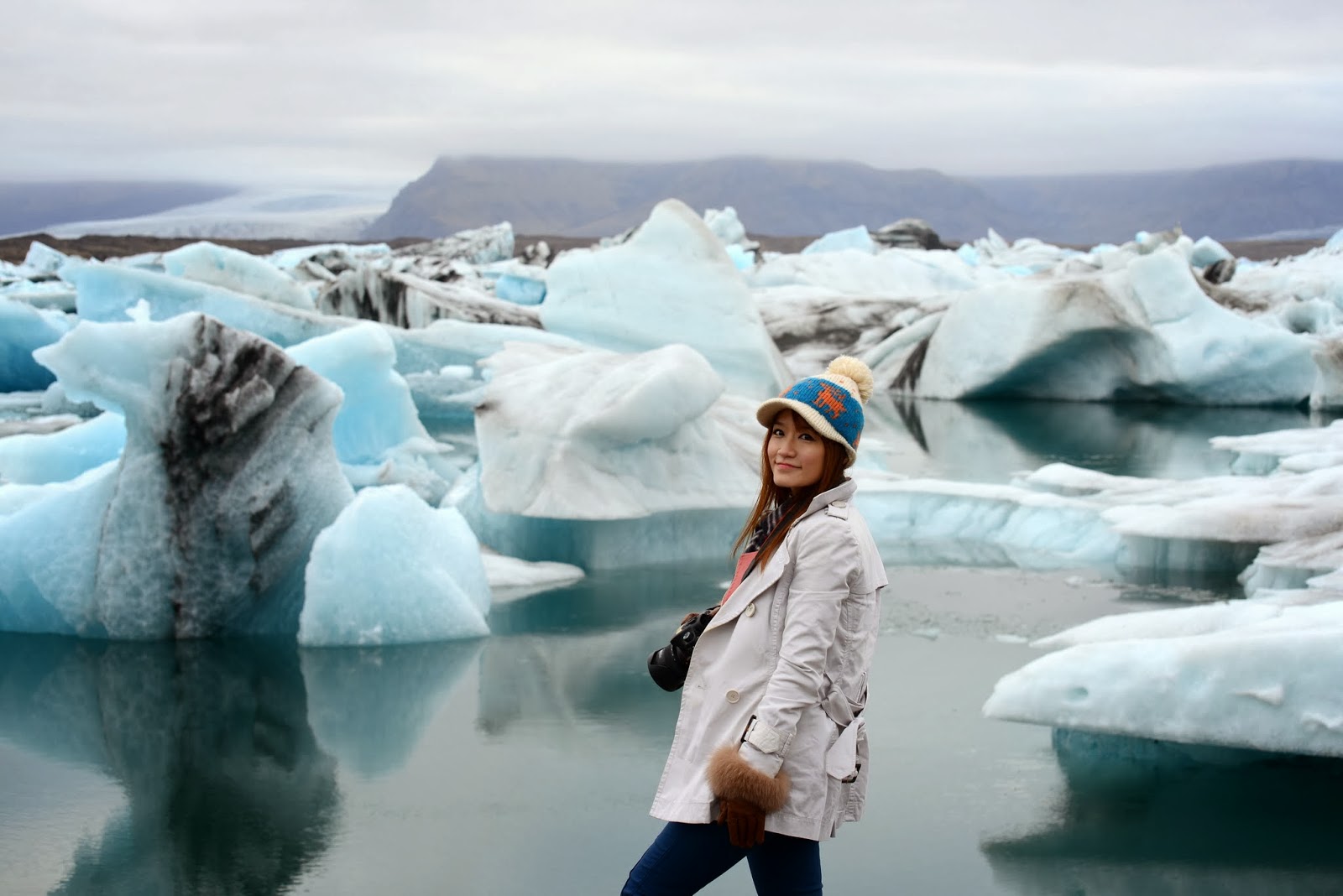 在冰岛的冰河湖边自拍,是很多女孩的梦想,但没几个人能做到!