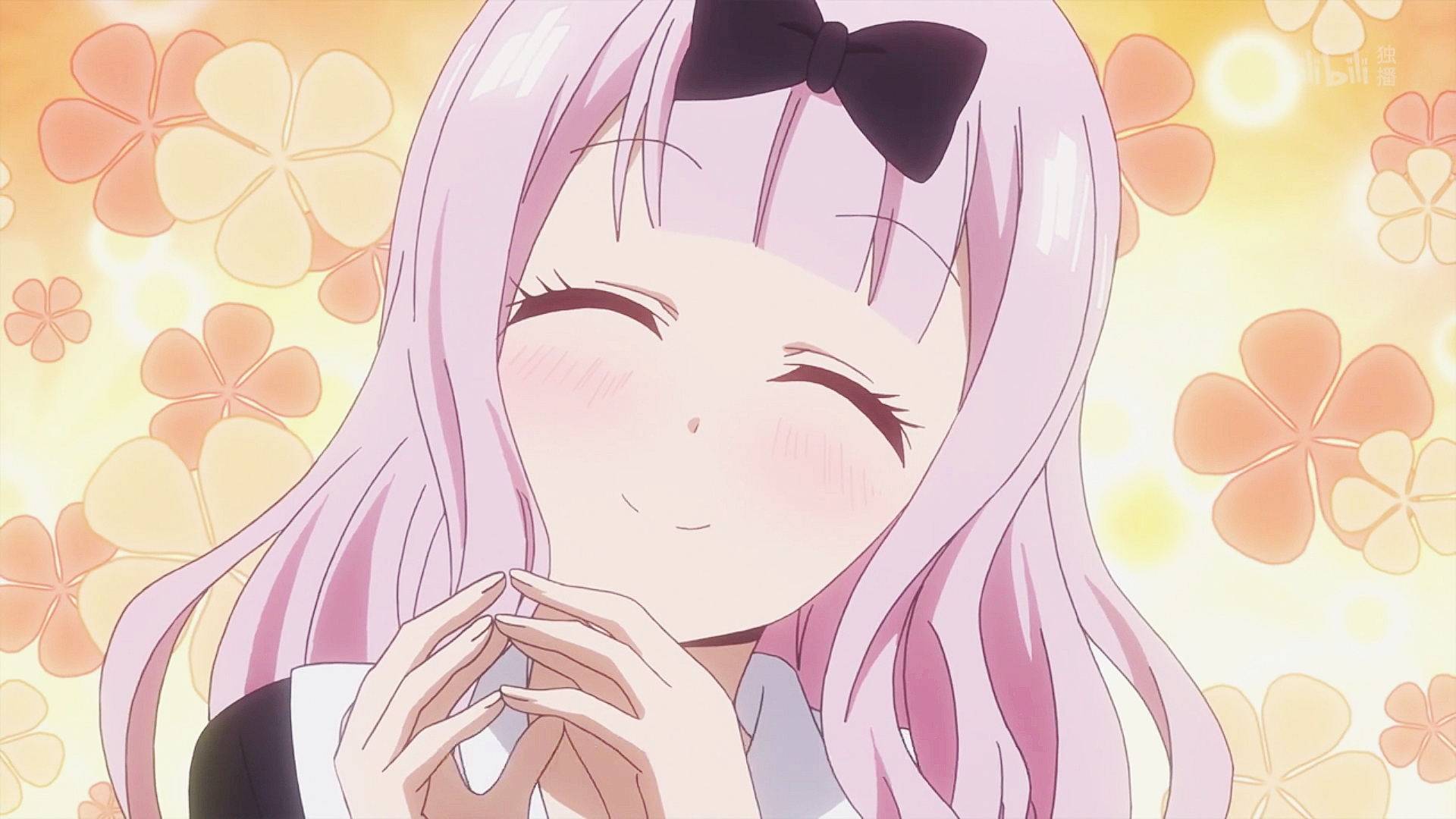 粉色的头发,圆圆的眼睛,以及完美的身材,藤原书记毫无疑问是本部番剧