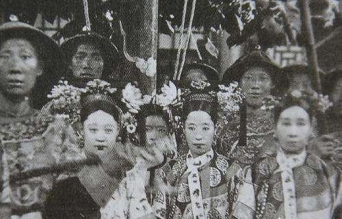 民国四大太妃结局如何?两个幽死宫中,两个不愿出宫,死后坟被盗