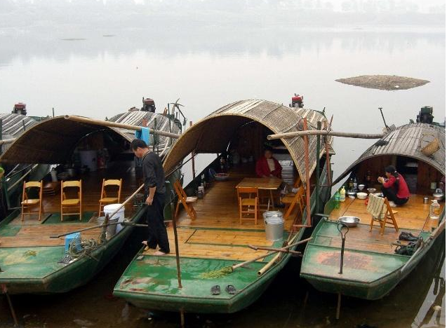 在星仔列岛,你可以看到国内最蓝的海,这里的海是如此单纯,纯贞