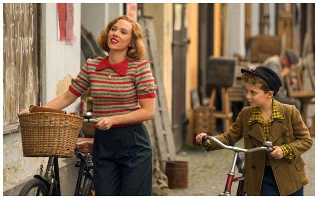 《乔乔的异想世界》:五次系鞋带,五种不同的爱