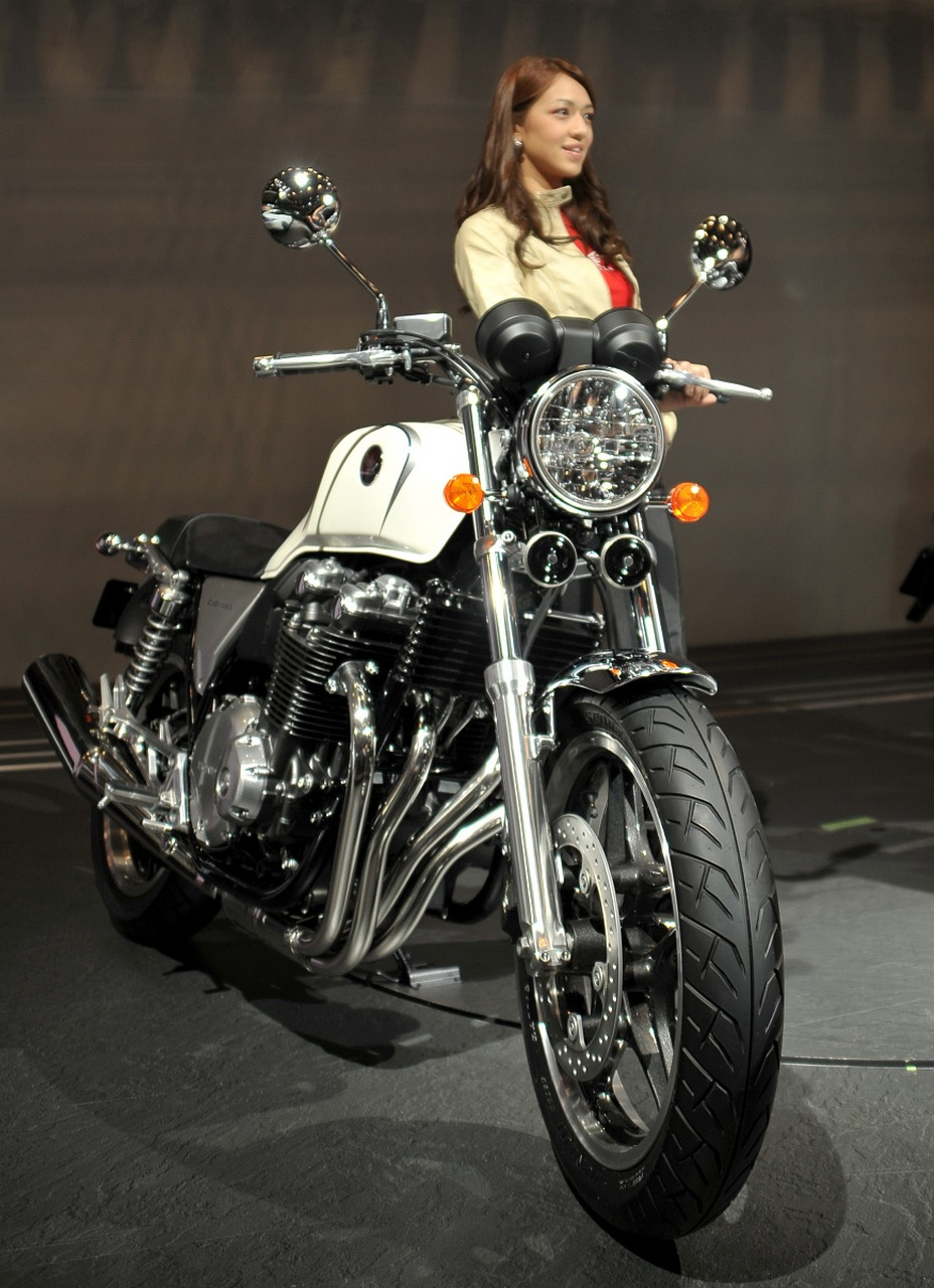 哈雷戴维森electraglide是款经典巡航摩托,以舒适性和音响系统著称.