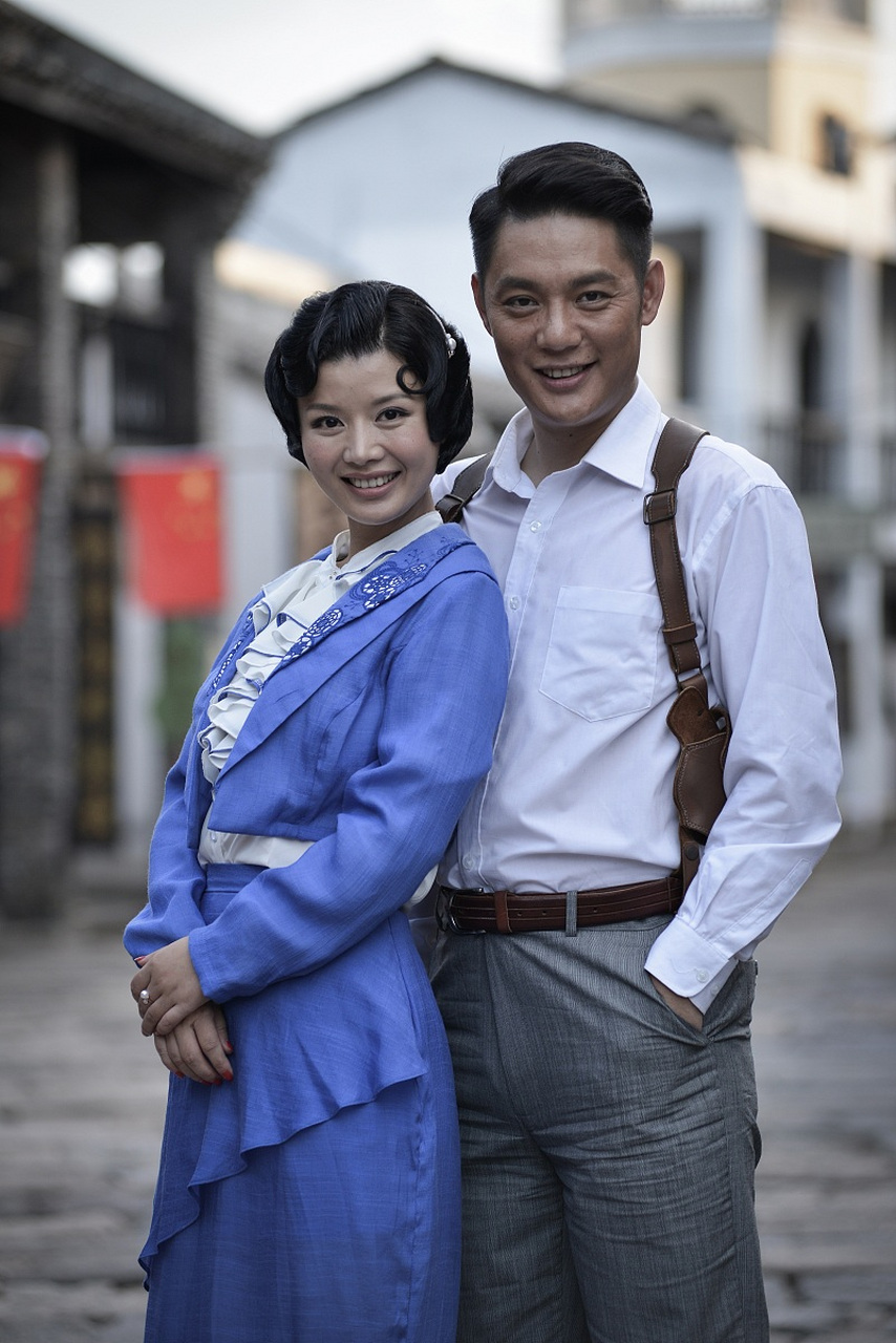 2017年,傅程鹏向结婚21年的发妻程愫提出离婚,他不要儿子,也不要财产