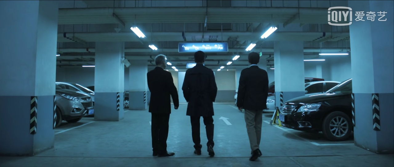 孙红雷用一个龙背墙的故事,揭开了《全民目击》的假象