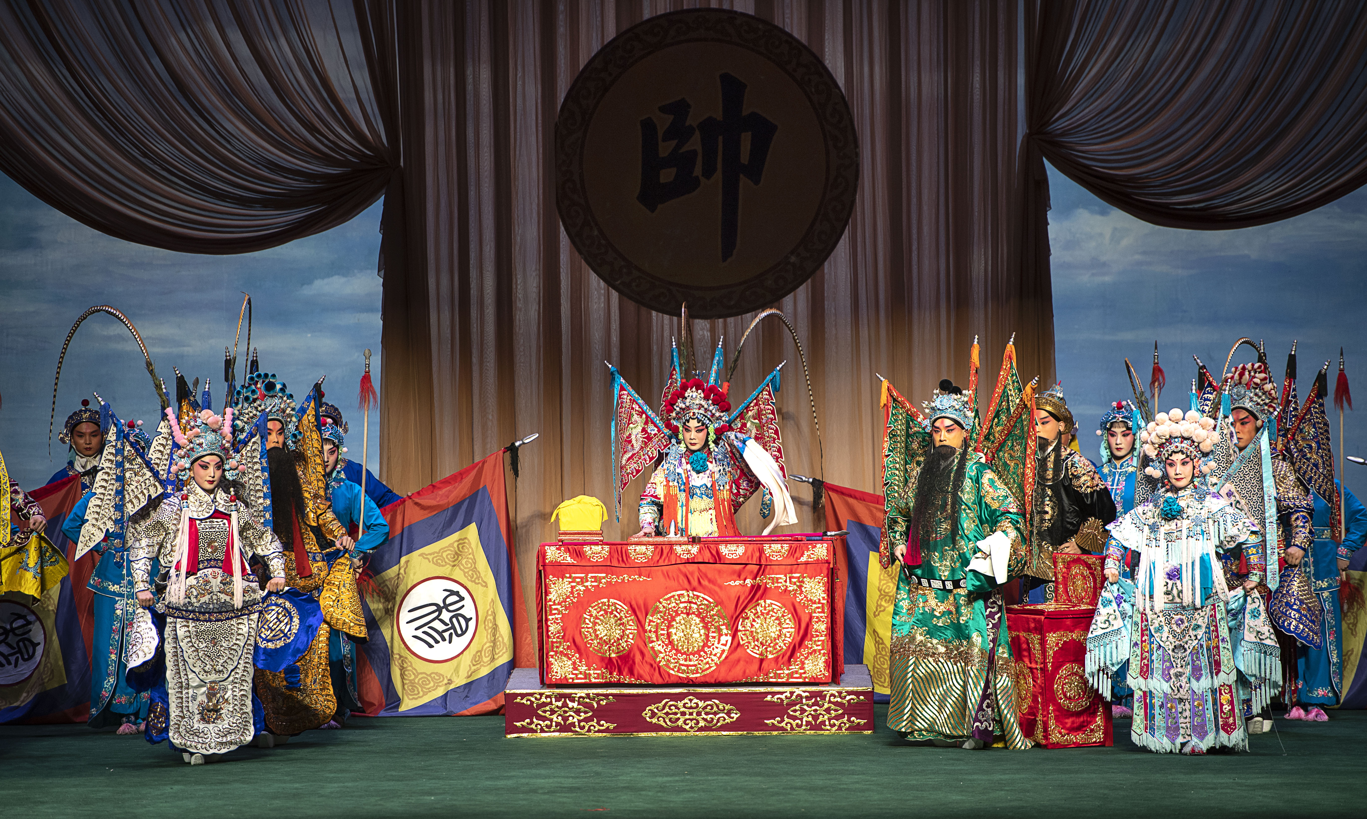 新华社照片,武汉,2019年4月15日    京剧名家唱响武汉"戏码头"    4月