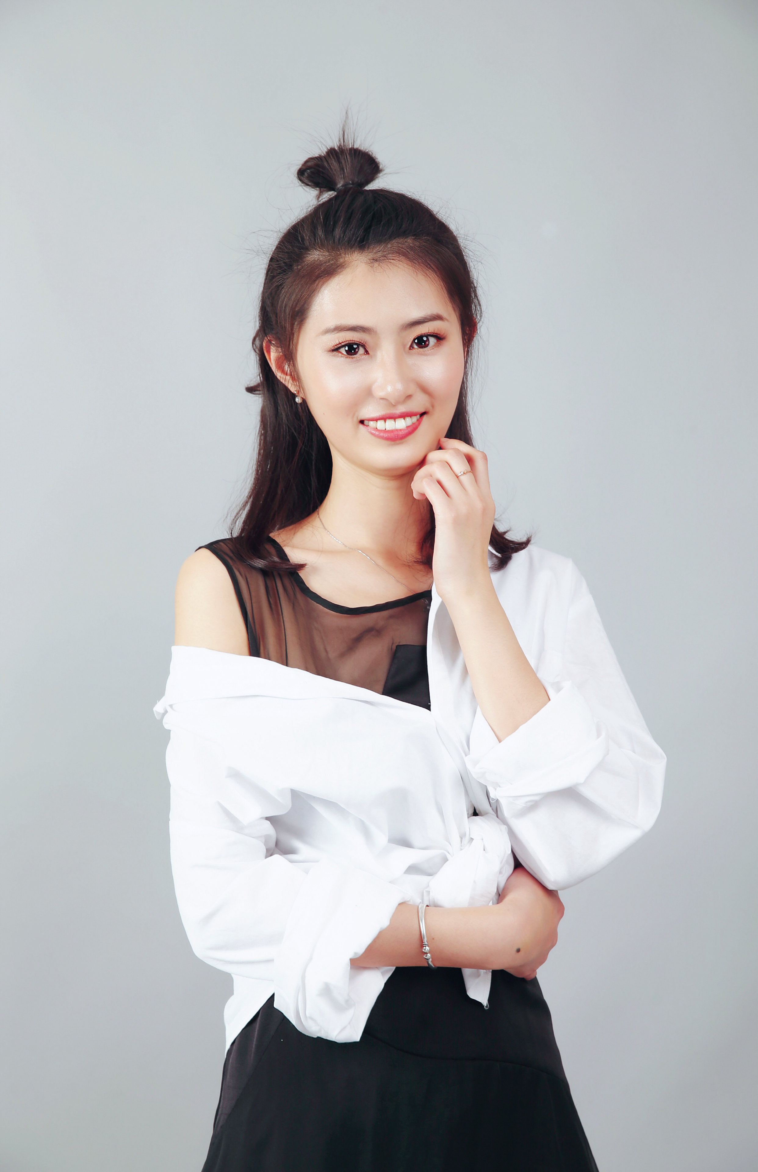 山东广播电视台主持人 嘉欣