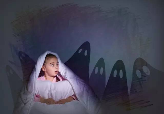 当孩子说"妈妈,我怕黑"时,不要敷衍,你的回答对孩子很重要
