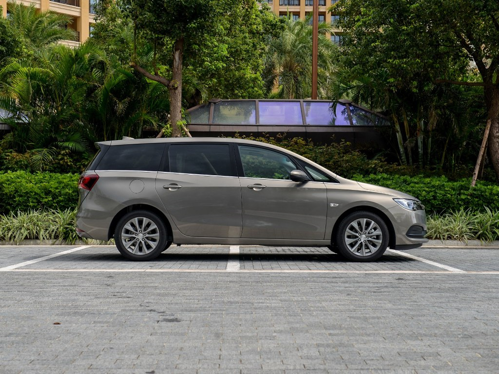 别克gl6,豪华mpv,家庭出行车