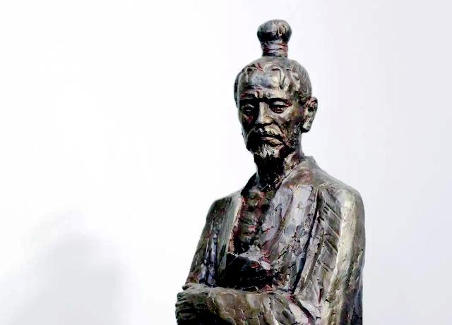 韩非屡次上书劝谏韩王,却都未被采纳,最终死于游说