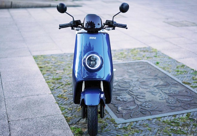 年轻人的最爱,"网红"电动小牛n1s,高端配置出行,仅售6238元