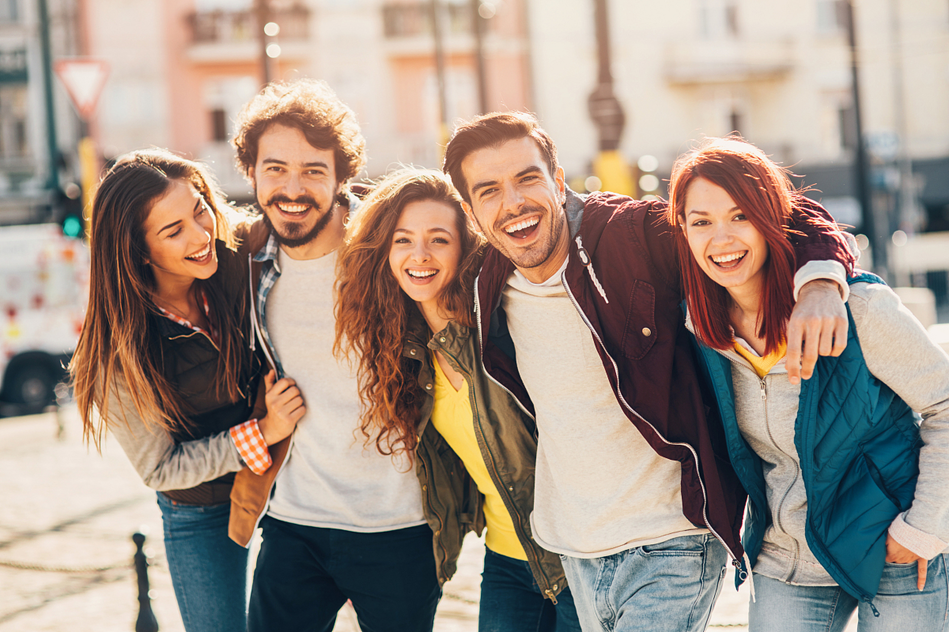 友谊的温度:大学生活中的真挚友情  在大学的生活中,我们都会遇到这样