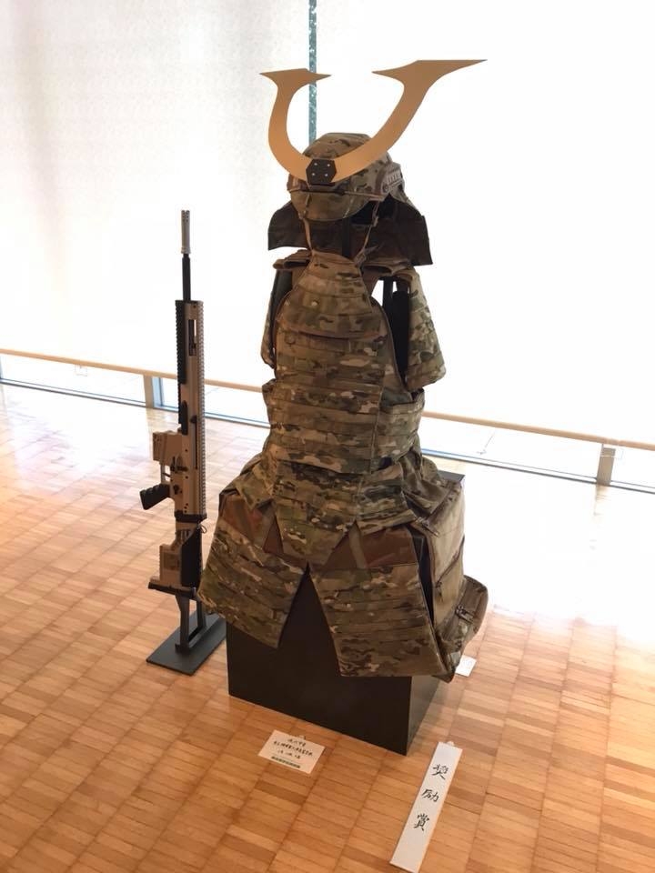 日本创客制作"现代版单兵武士装甲",网友:灵感是来自奥特曼吗