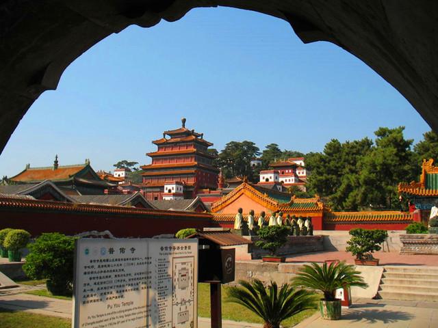 承德外八庙之一的罗汉堂,丢失了三百多个罗汉,他们跑哪里去了?