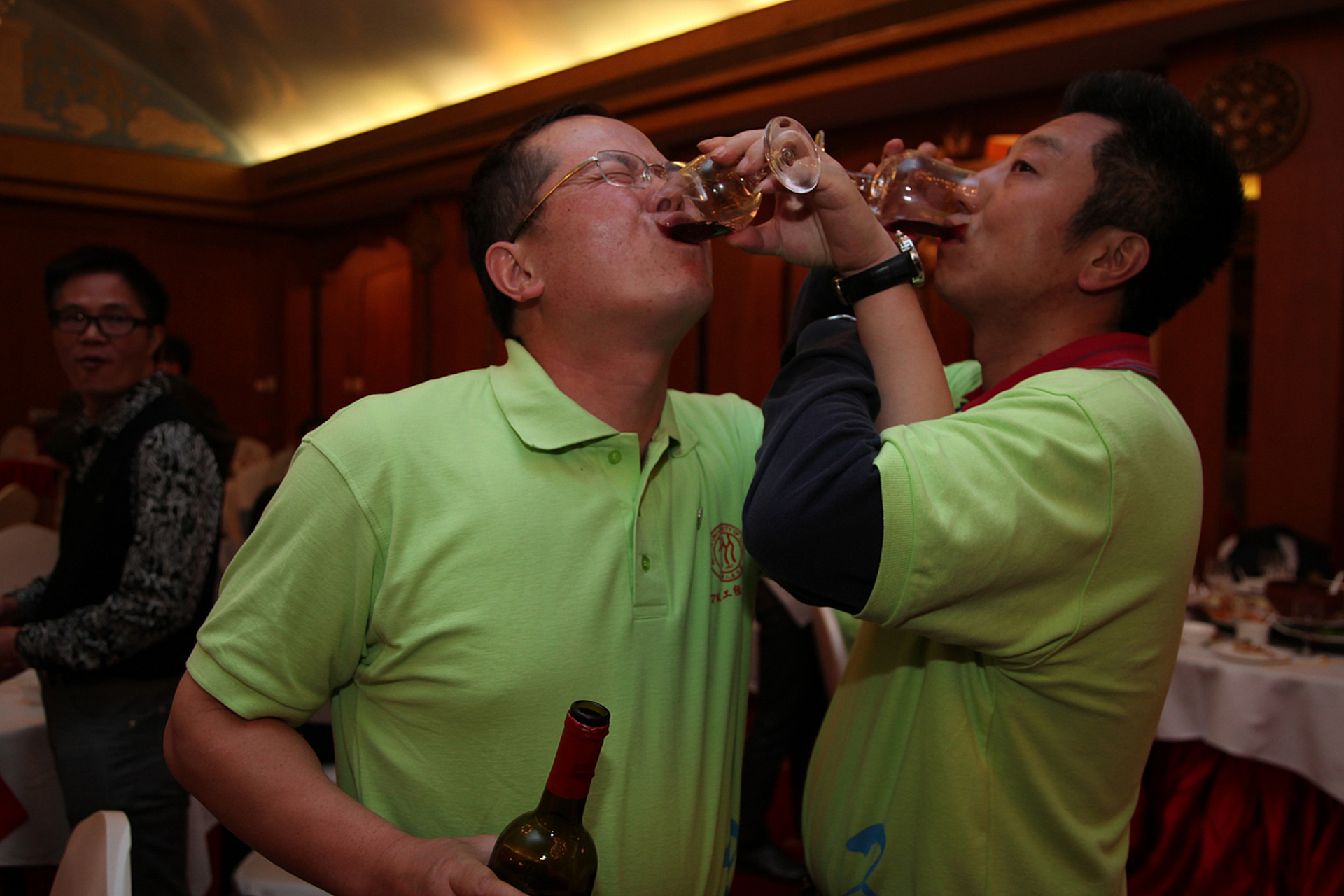 昨晚,身为某大镇党委书记的哥们醉酒后终于破防,泪眼朦胧中,道出了外