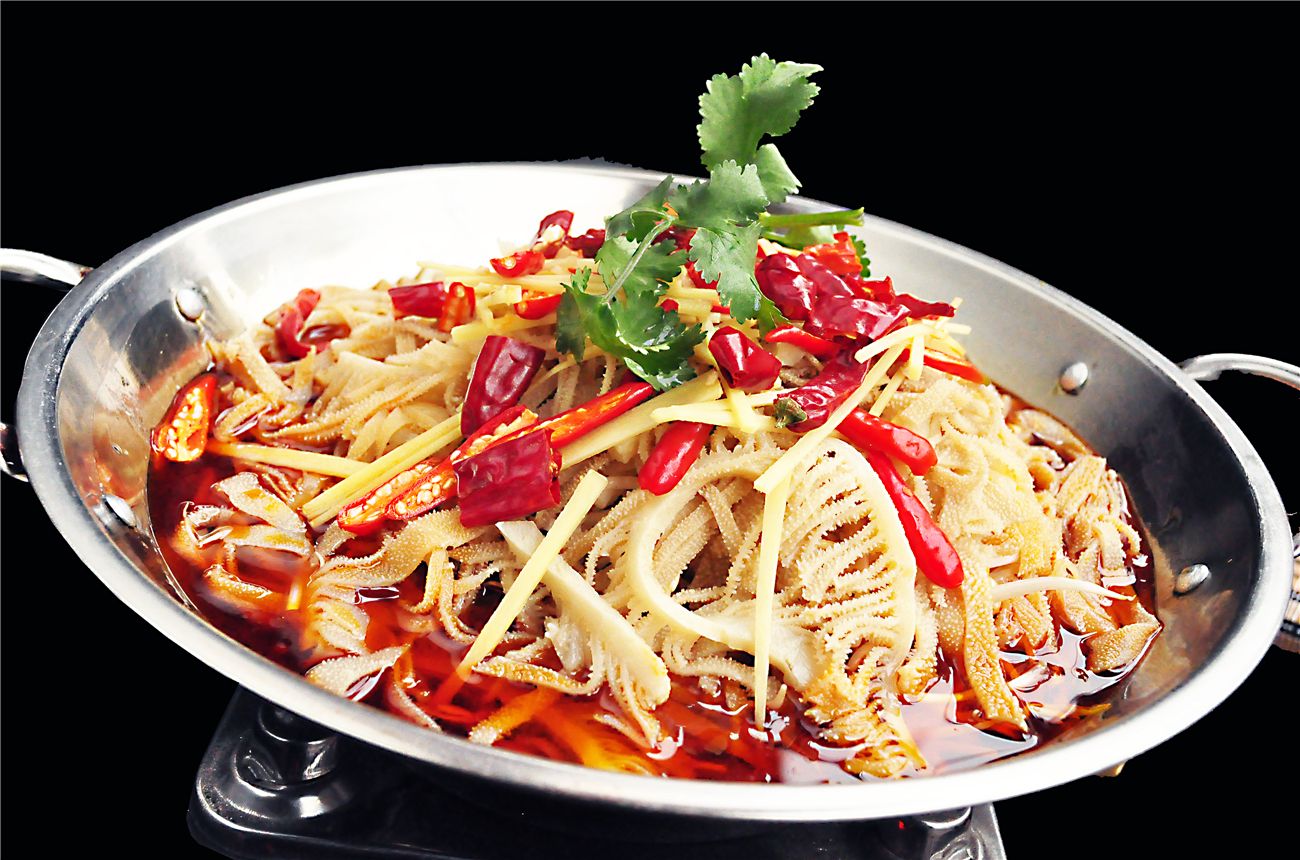 干锅毛肚:汤汁浓郁,香味扑鼻,吃了还想吃