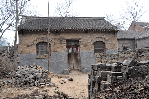 河南农村的老瓦房,房龄不明成稀罕,最后一个倒塌的蹊跷