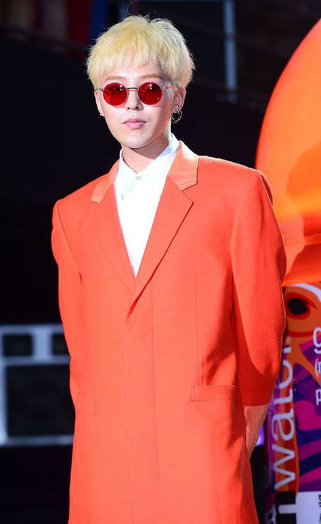 angelababy的男神权志龙穿西装不要太帅!