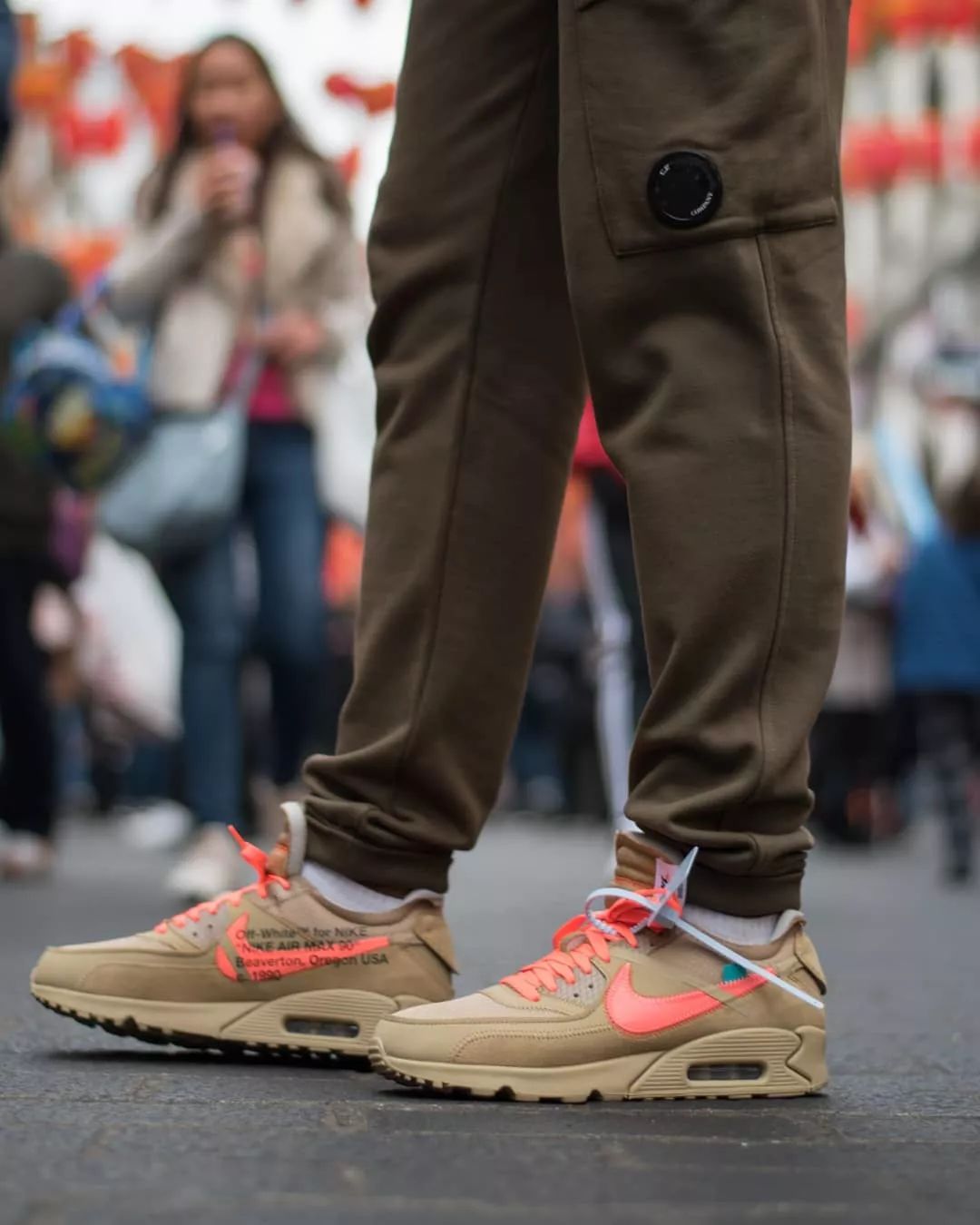 总有那么几双aj或yeezy乍一看丑的一批穿上之后让你大喊真香