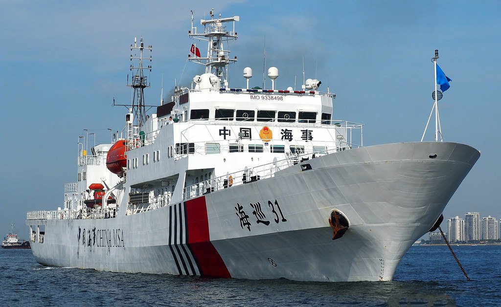 中国造吨位堪比055的万吨大船,这点上,国际评论:中国不开玩笑