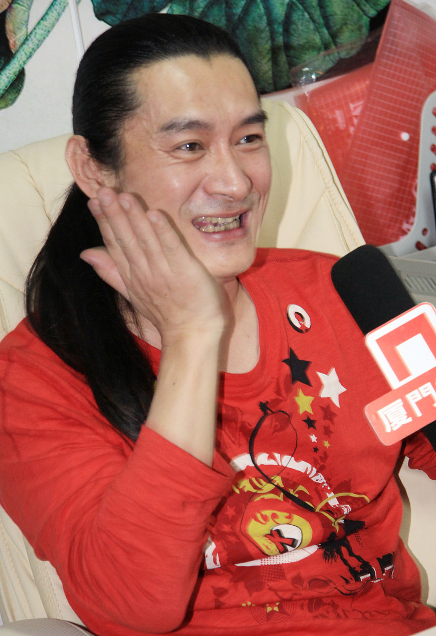 前辈黄安,为胡歌发声!