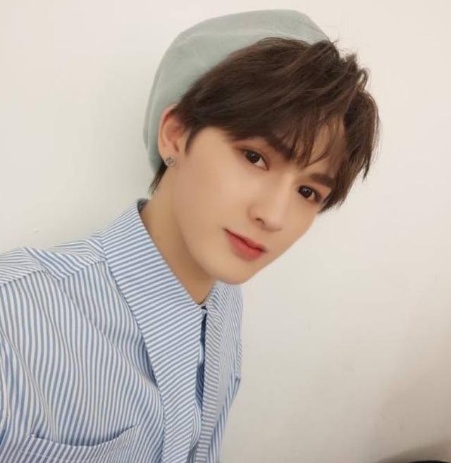 朱正廷国内被称"娘炮",却成泰国小鲜肉整容模板!