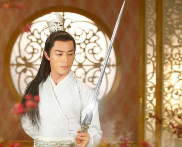 男明星古装"持剑"吴尊青涩,霍建华帅,最后一个是"经典"