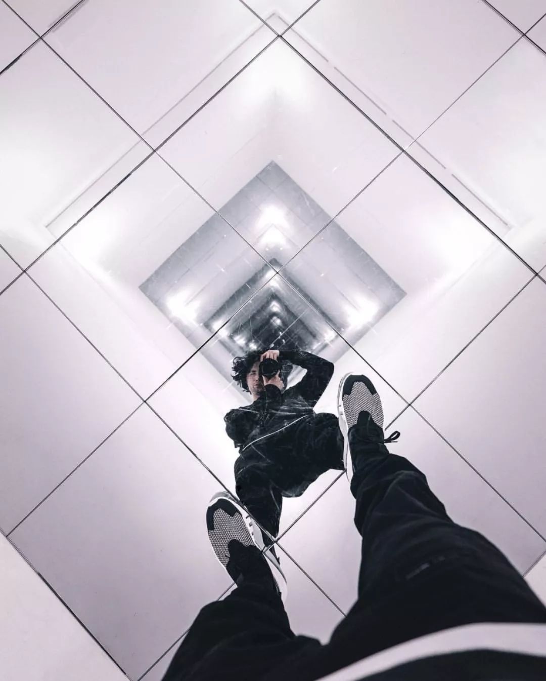 凭什么别人拍yeezyaj就能有数十万粉丝而你的拍起来像fake?