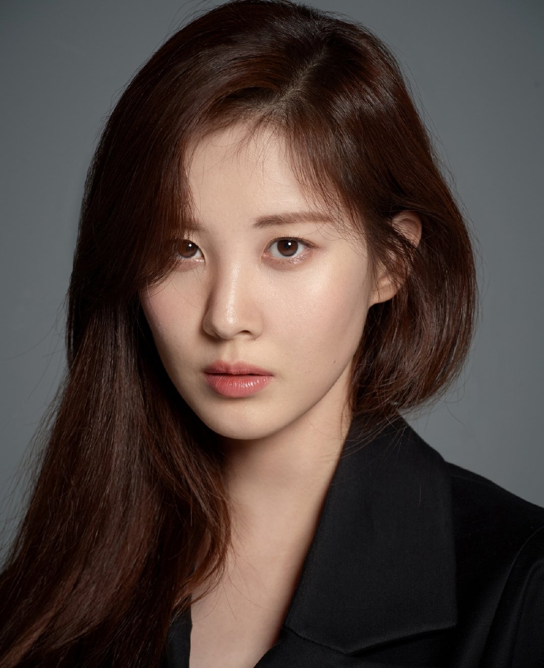 徐贤身份终于发生转变,硬照完美展现优越气质,大妈裙穿出时尚感