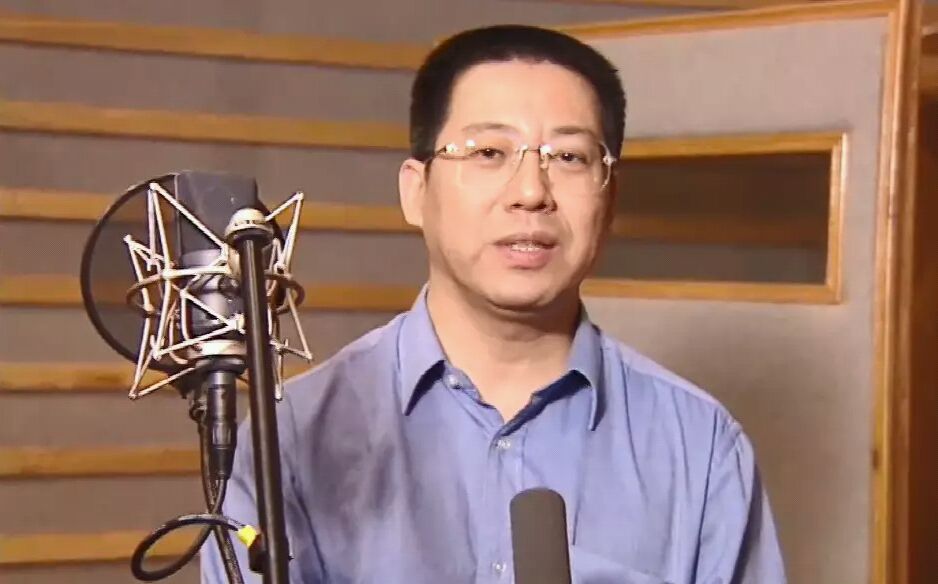 这是第二任孙悟空配音演员李扬,在当时央视就已经很有名气了,他不仅为