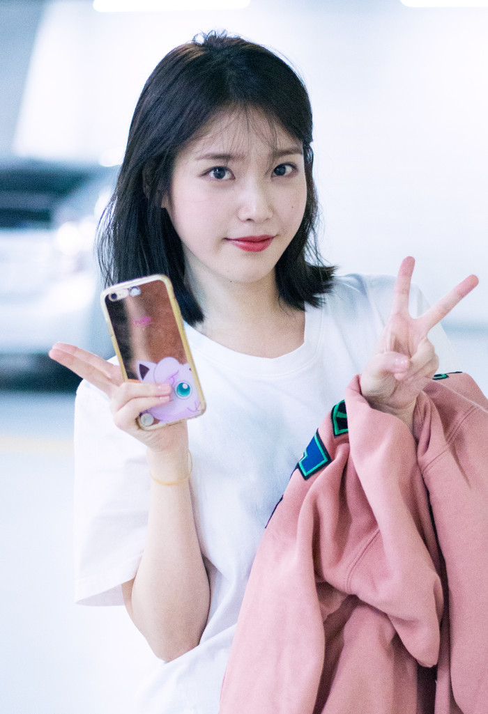 女神李智恩太美了,清纯的长相甜美的气质,空气刘海太减龄!