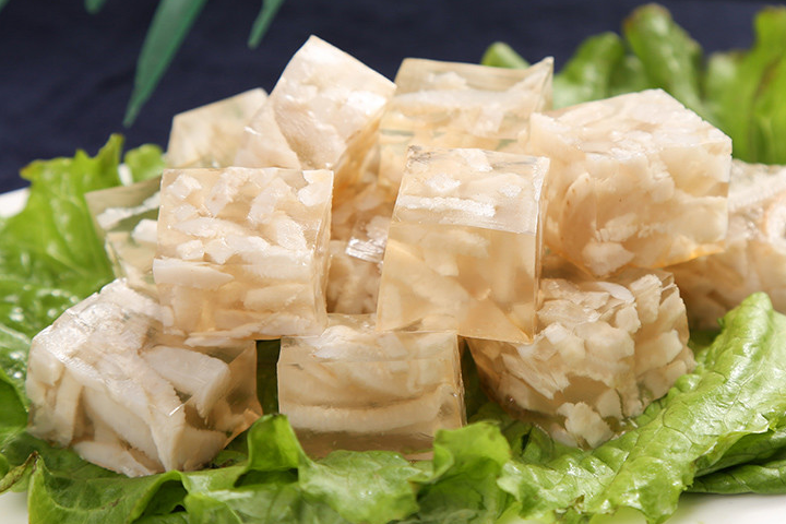 外面卖20一斤的猪皮冻,在家3块钱做一锅,只需简单2步,一看就会