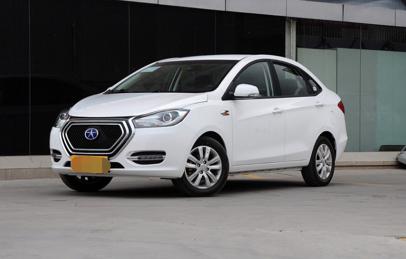 江淮iev5新能源设计炫酷,带给你速度与激情,越品越有味