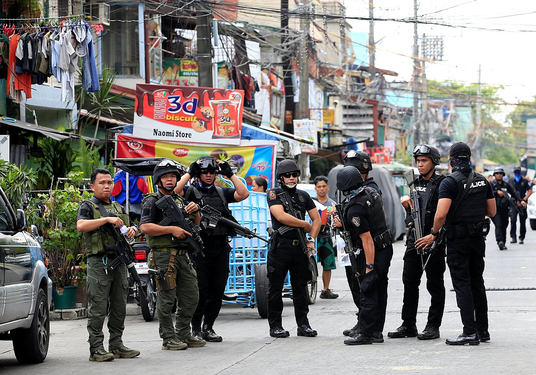 新浪财经全球市场7*24小时直播【越南多乐省警局遇袭案中5人被通缉】