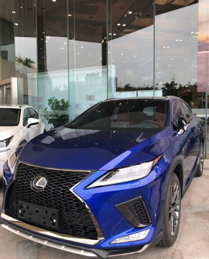 新雷克萨斯rx300豪华版实拍,终于换上大屏,内饰舒服多了