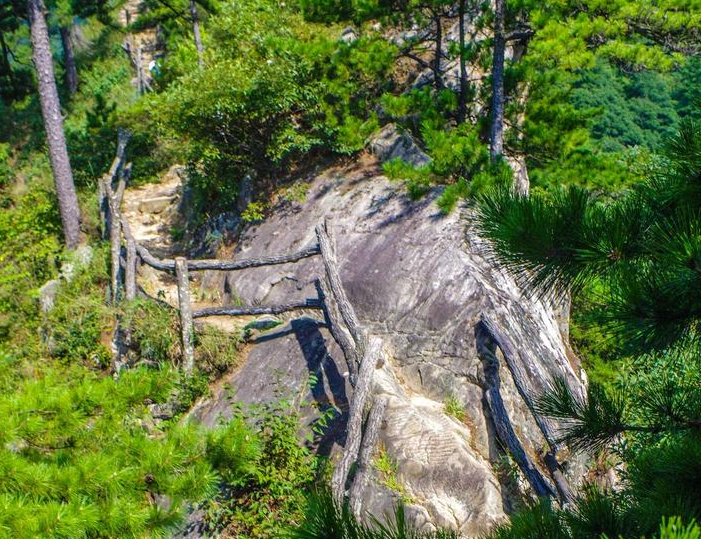 挺进白马尖,主峰在霍山