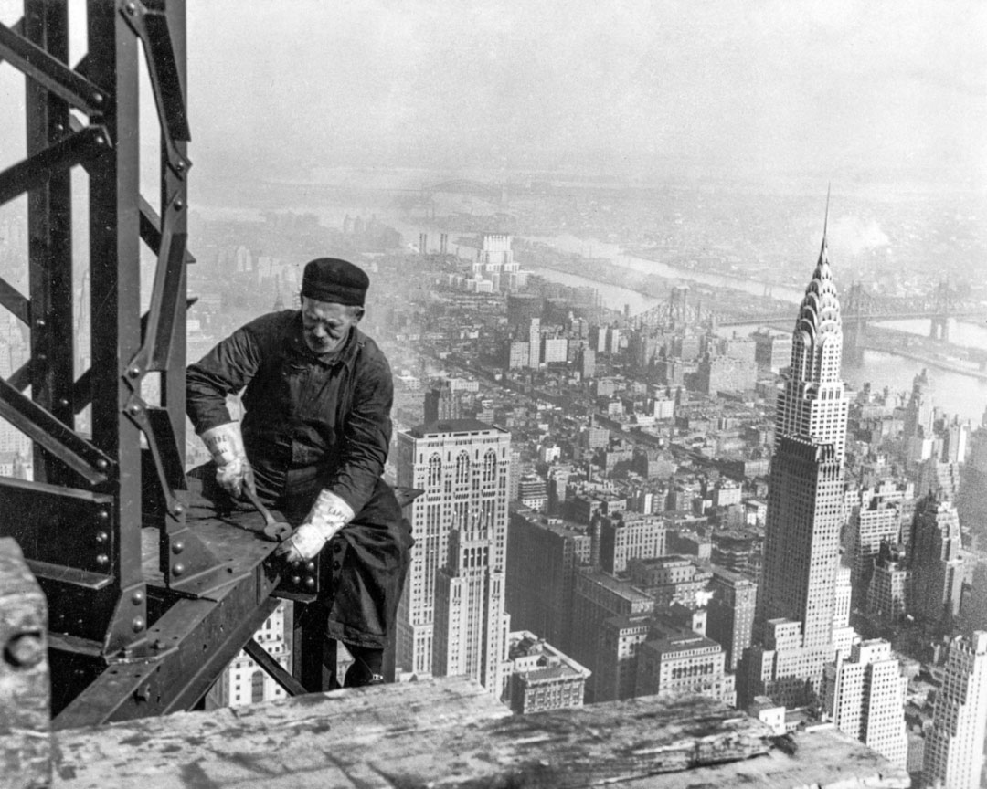 "帝国大厦框架的工人,纽约市,1931(来自lewis w hine)