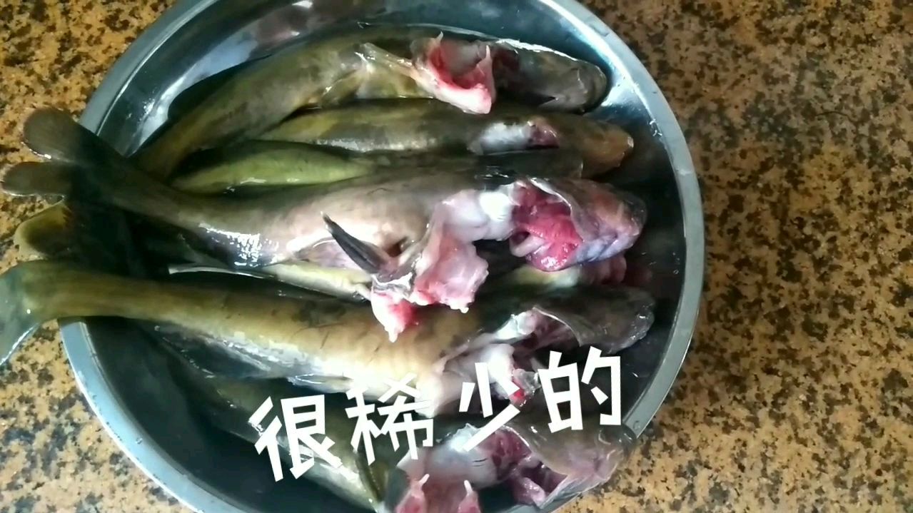 牛尾巴鱼烧茄子 好香啊