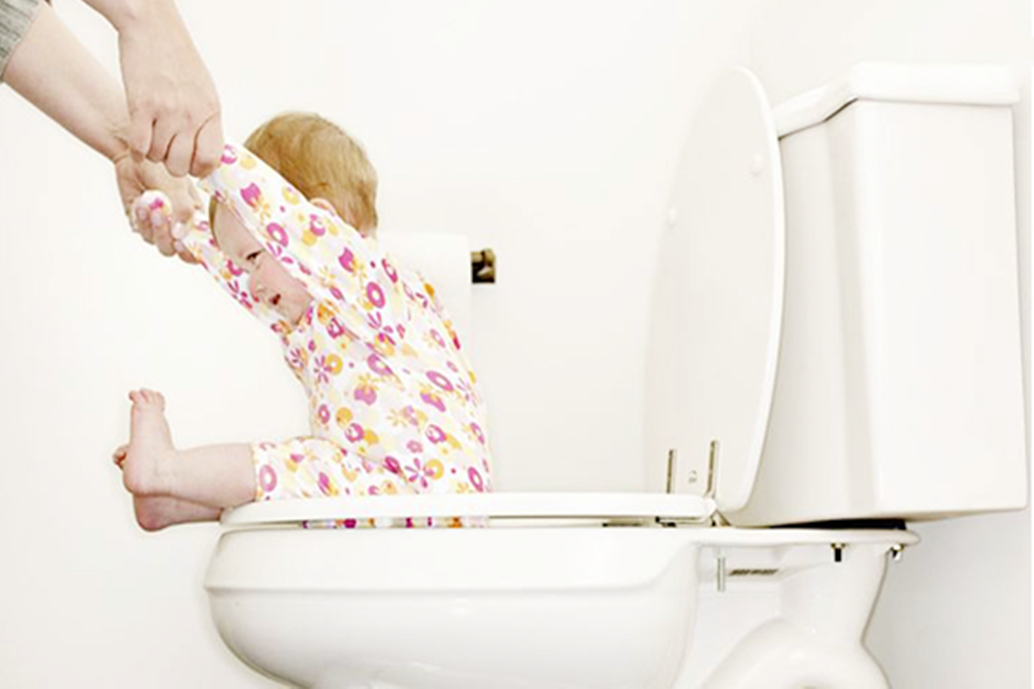 孩子在地铁里"拉臭臭,"乘客纷纷指责,姥姥的做法让众人闭嘴